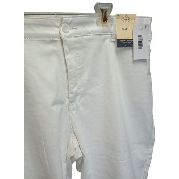 St John’s Bay Women's Pants Capri Mid-Rise White Zip button Up Size 18 New - Picture 2 of 5